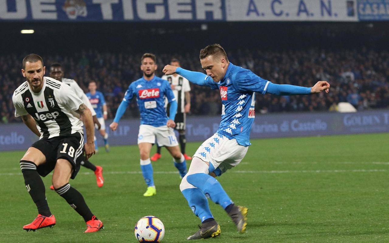 那不勒斯训练开放日，今晚迎来里程碑引欢呼，欧联在即，团队化学反应显著 -开云体育入口